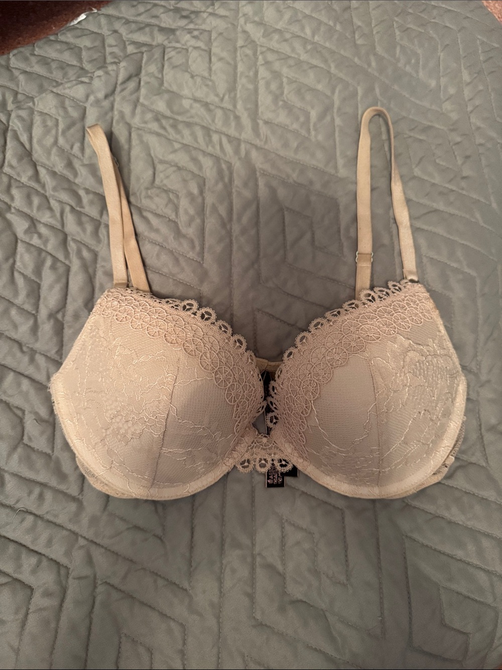 Women's Lace Push-Up Bra in Light Beige